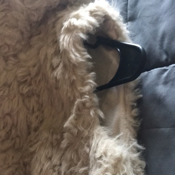 Armani Exchange Furry Vest - Picture 8 of 10